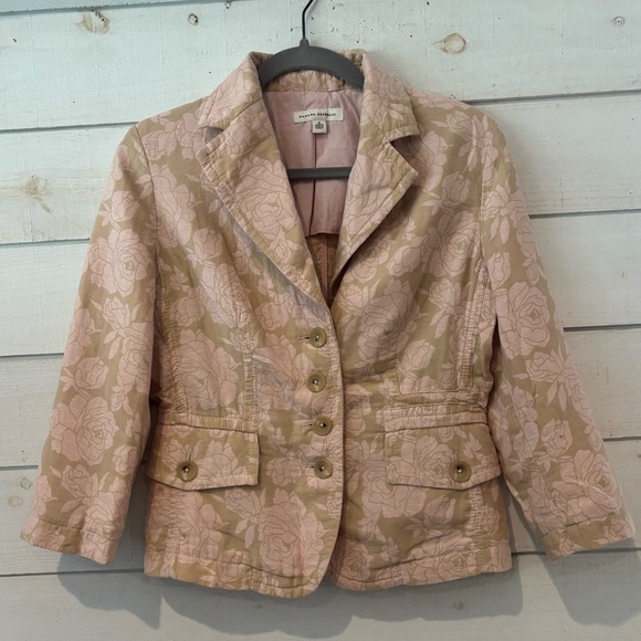 Banana Republic Soft Pink
Rose Floral/Khaki Cotton/Linen 
Button Blazer 
Size: 6 - Picture 1 of 11